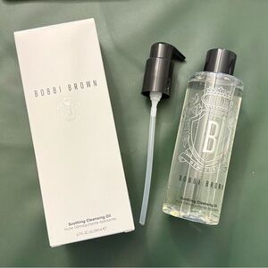 Bobbi Brown Soothing Cleansing Oil with Black Pump